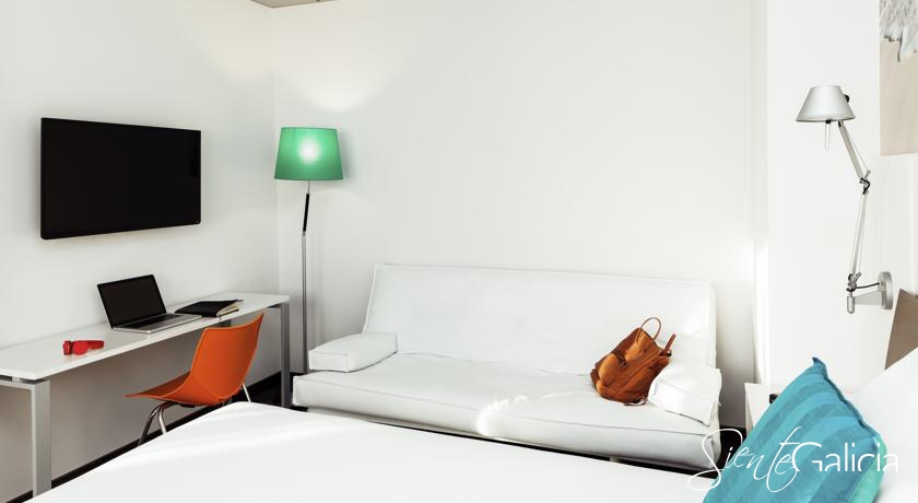 hotel_ibis_style_coruna habitación escritorio